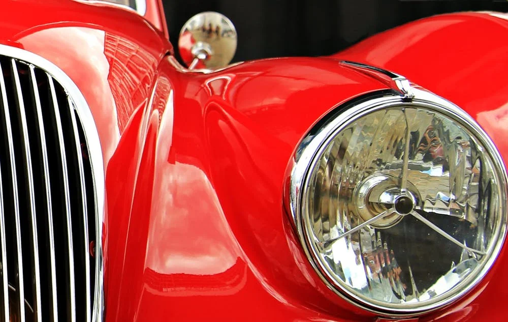 jaguar-oldtimer-red-auto-163224.jpg