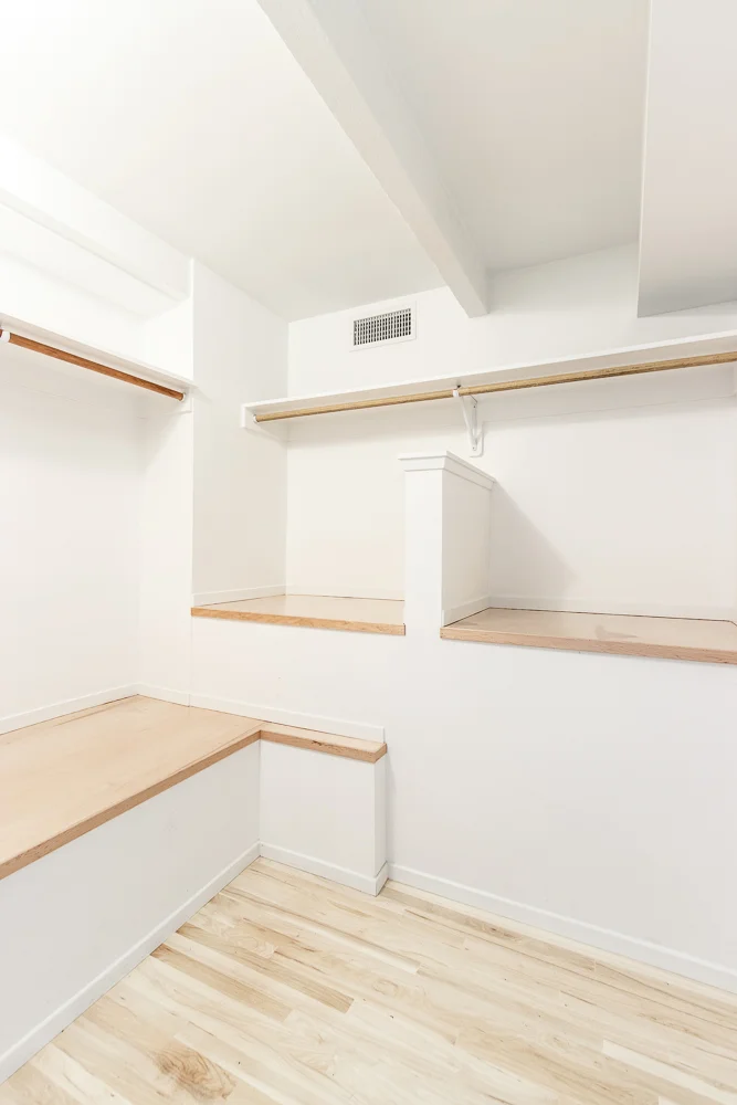 3783 Lavell Drive MLS _ Virtuallyherestudios.com-24.jpg