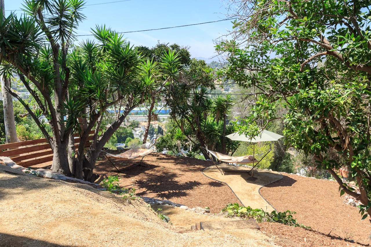 3783 Lavell Drive MLS _ Virtuallyherestudios.com-29.jpg