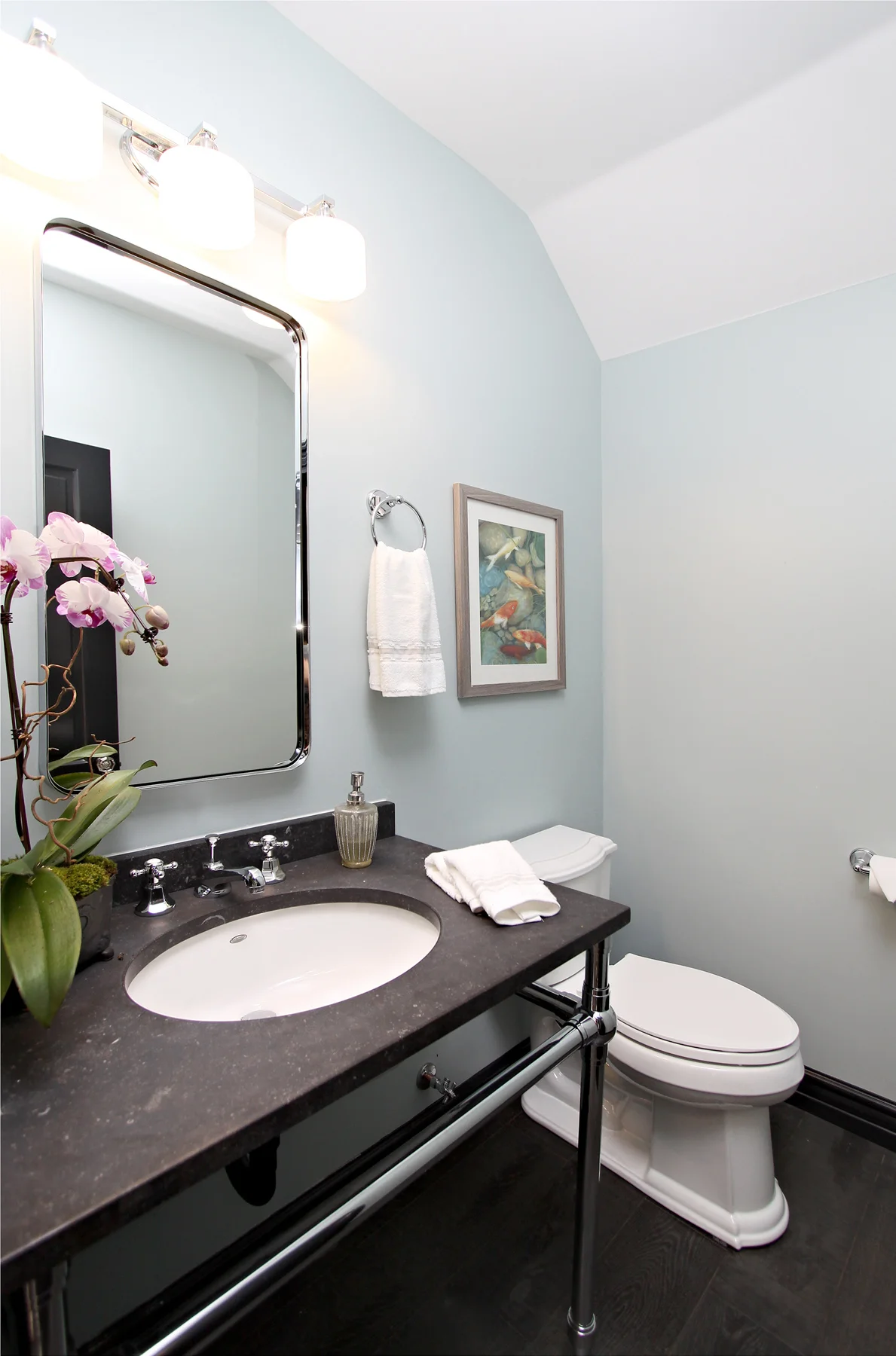 MLS_17_Bathroom.jpg