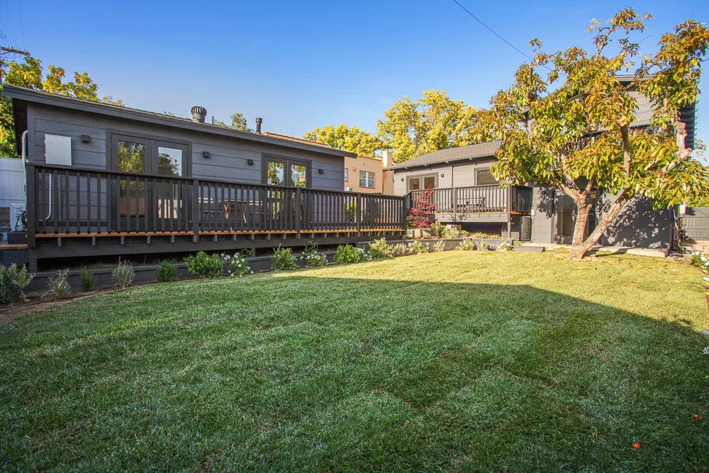 5237 Rockland Ave MLS - virtuallyherestudios.com-64.jpg