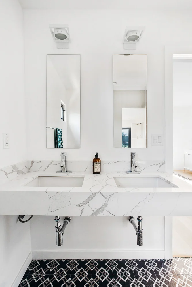 5237 Rockland Ave MLS - virtuallyherestudios.com-60.jpg