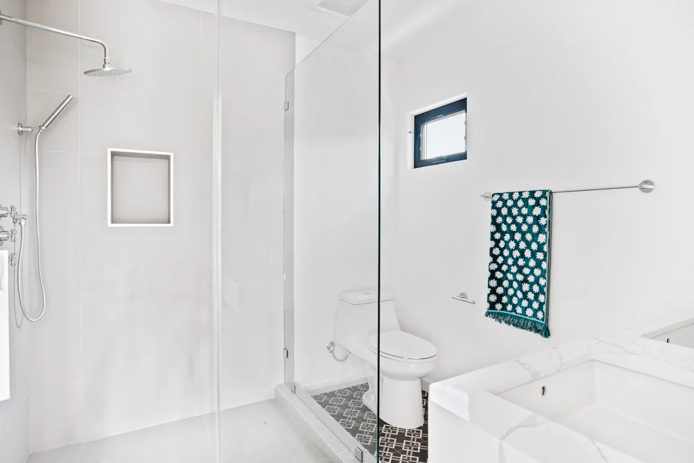 5237 Rockland Ave MLS - virtuallyherestudios.com-58.jpg