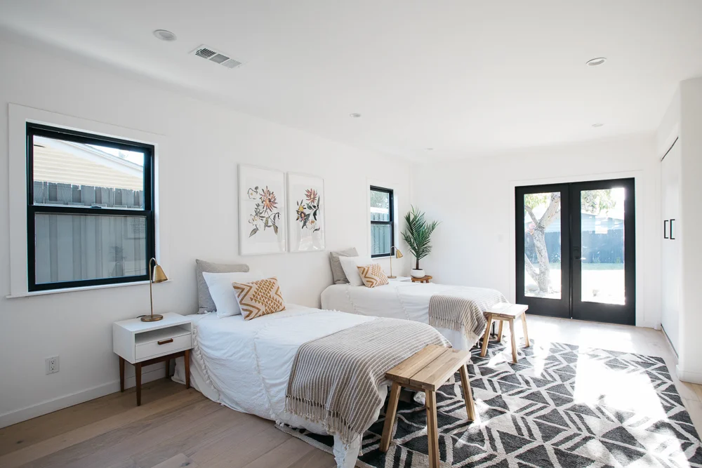 5237 Rockland Ave MLS - virtuallyherestudios.com-54.jpg