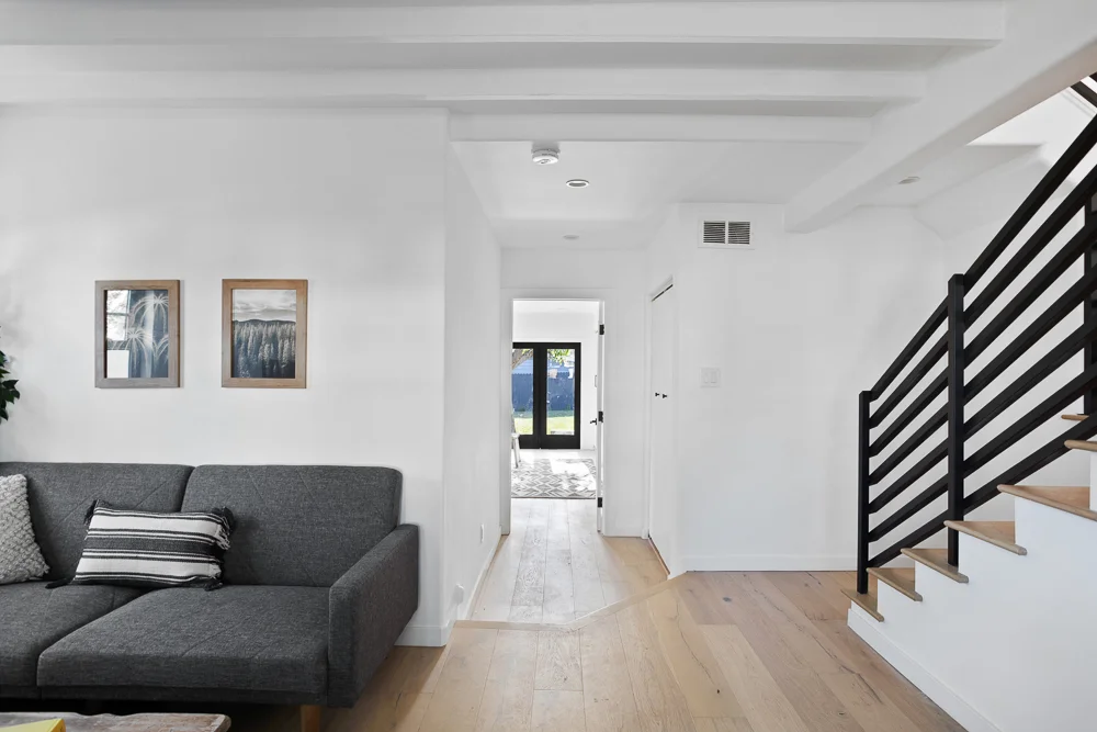 5237 Rockland Ave MLS - virtuallyherestudios.com-53.jpg