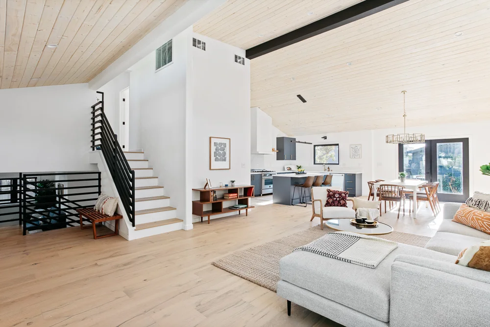 5237 Rockland Ave MLS - virtuallyherestudios.com-48.jpg