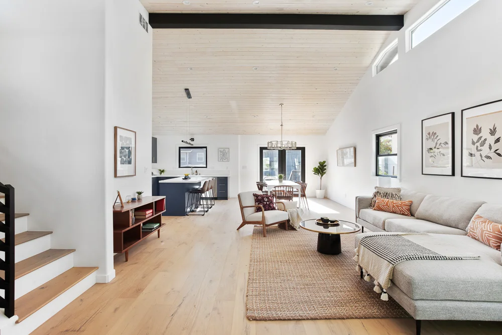 5237 Rockland Ave MLS - virtuallyherestudios.com-45.jpg