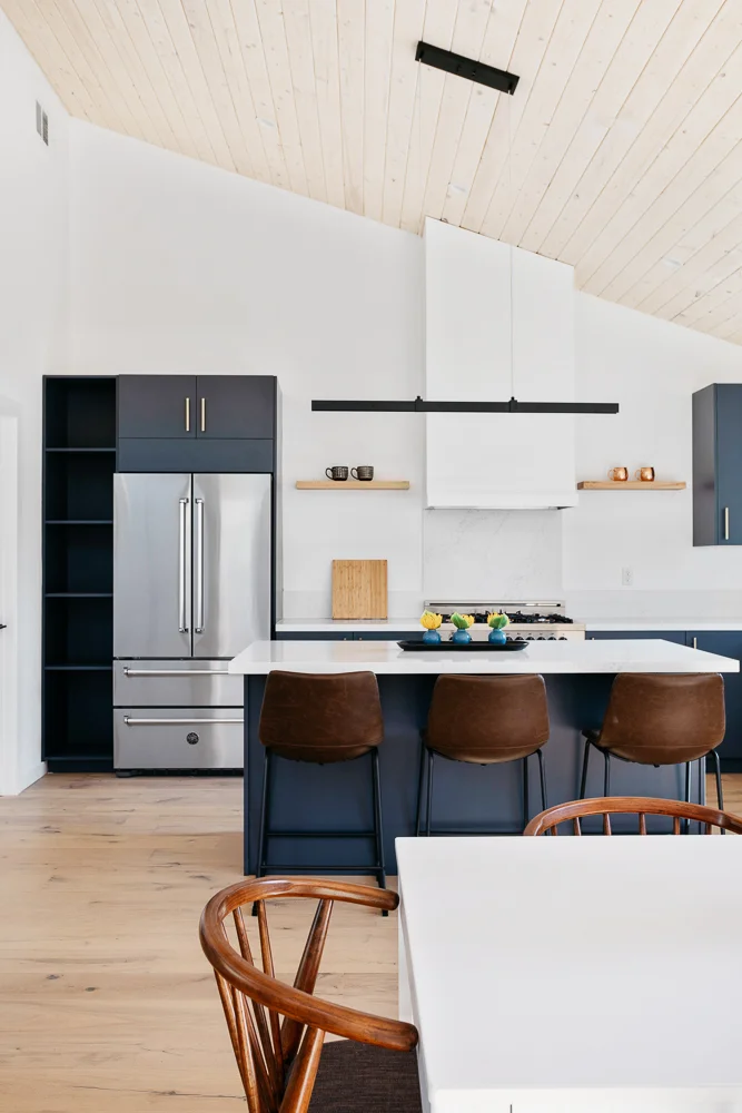 5237 Rockland Ave MLS - virtuallyherestudios.com-40.jpg