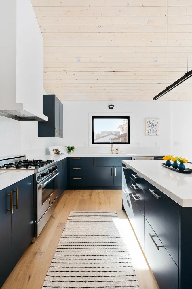 5237 Rockland Ave MLS - virtuallyherestudios.com-38.jpg