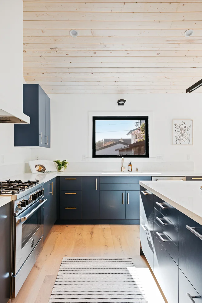 5237 Rockland Ave MLS - virtuallyherestudios.com-36.jpg