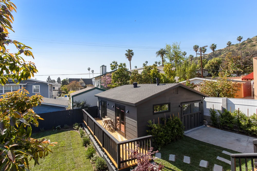 5237 Rockland Ave MLS - virtuallyherestudios.com-14.jpg