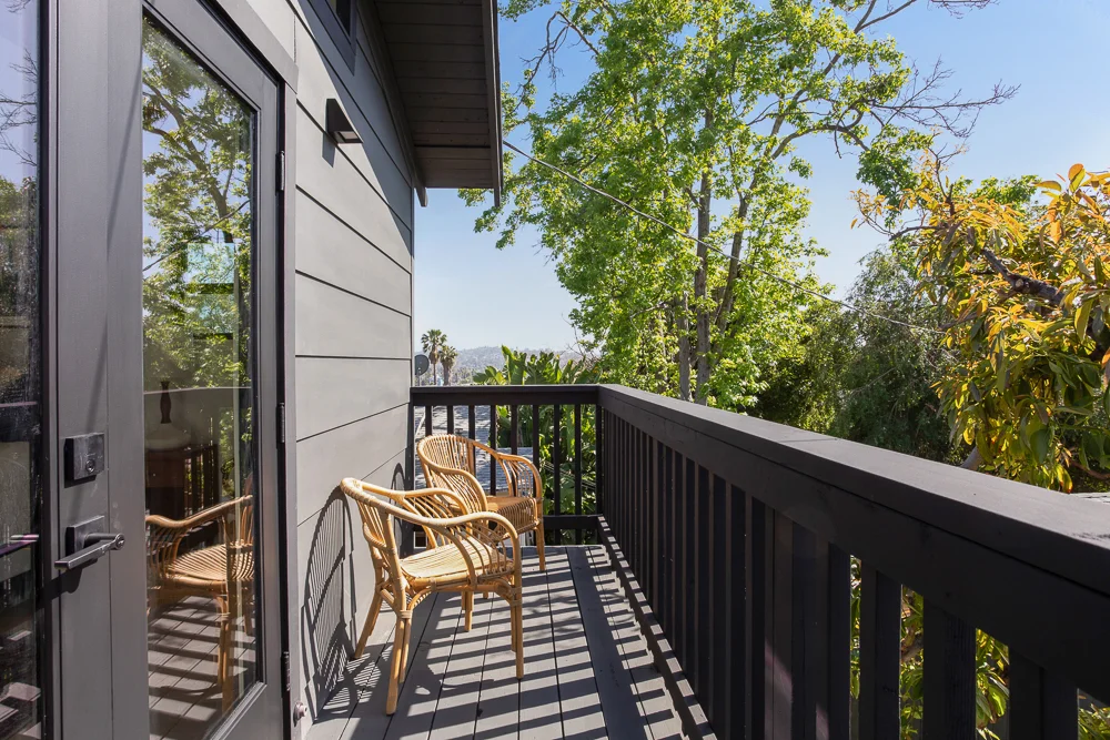 5237 Rockland Ave MLS - virtuallyherestudios.com-12.jpg