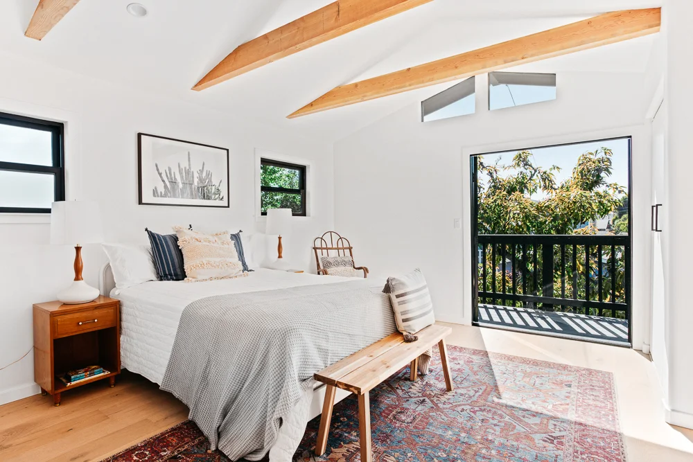 5237 Rockland Ave MLS - virtuallyherestudios.com-9.jpg