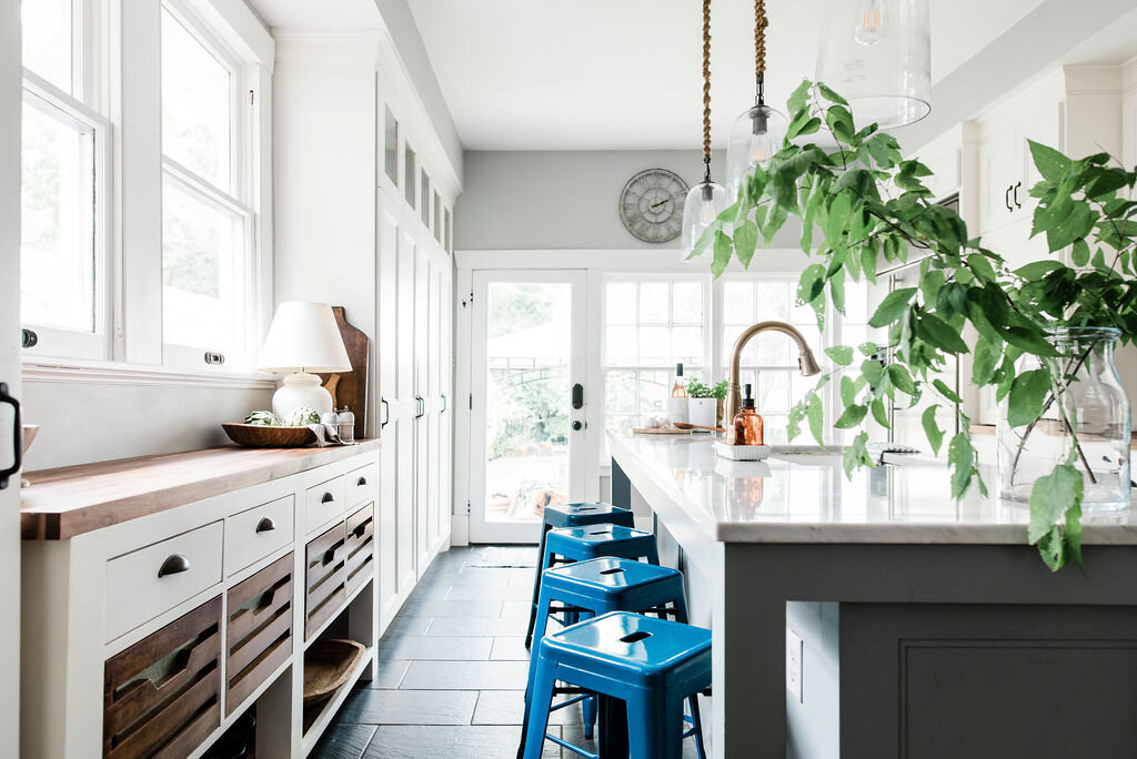 Bright white classic kitchen designed by Texas interior designer Lauren Louise Design6.JPG