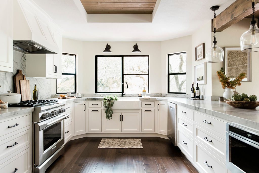 Web-Luxury-California-Casual-Kitchen-Renovation-by-Texas-Interior-Design-Firm-Lauren-Louise-Design47.JPG
