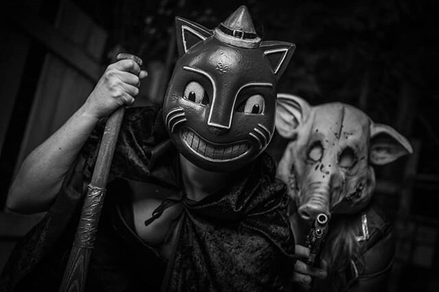 Oh you know... Doing nothing, just a typical day. 
Models: @angelaneratinisloat and @singlemaltginger .
🎃
.
🎃
.
#weirdos #creepy #animals #barnlife #halloween #minishoot #blackandwhite #monochrome #thisishalloween #eerie #twistedlittleplayground #t