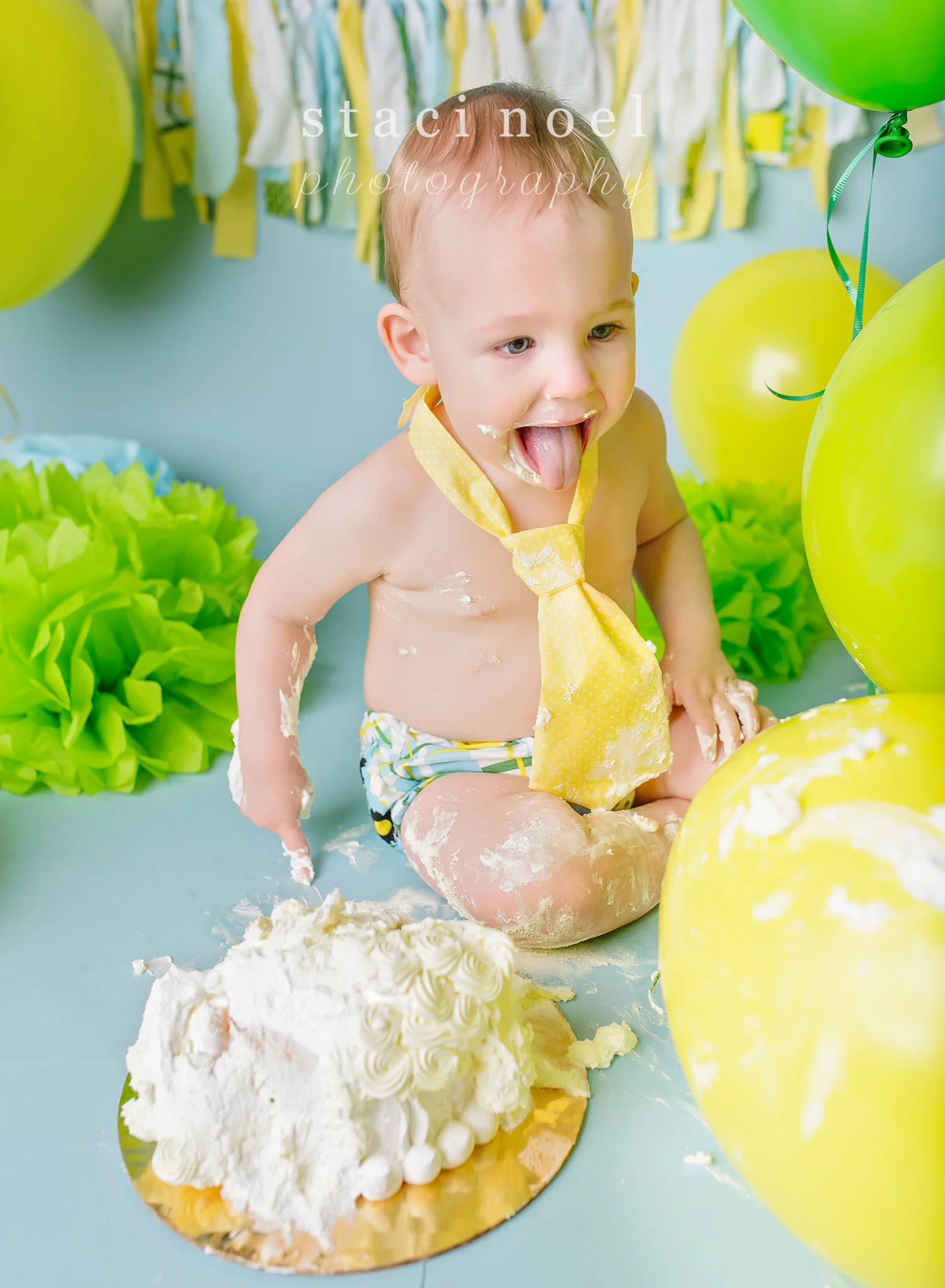 charlotte baby photographer cake smash 10