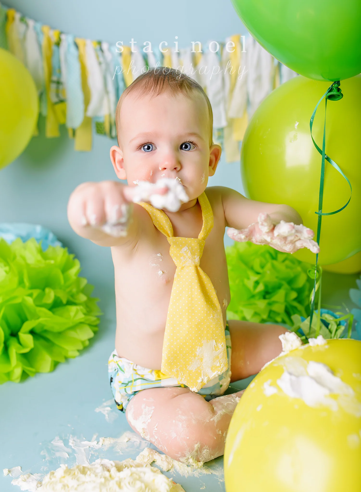 charlotte baby photographer cake smash 11