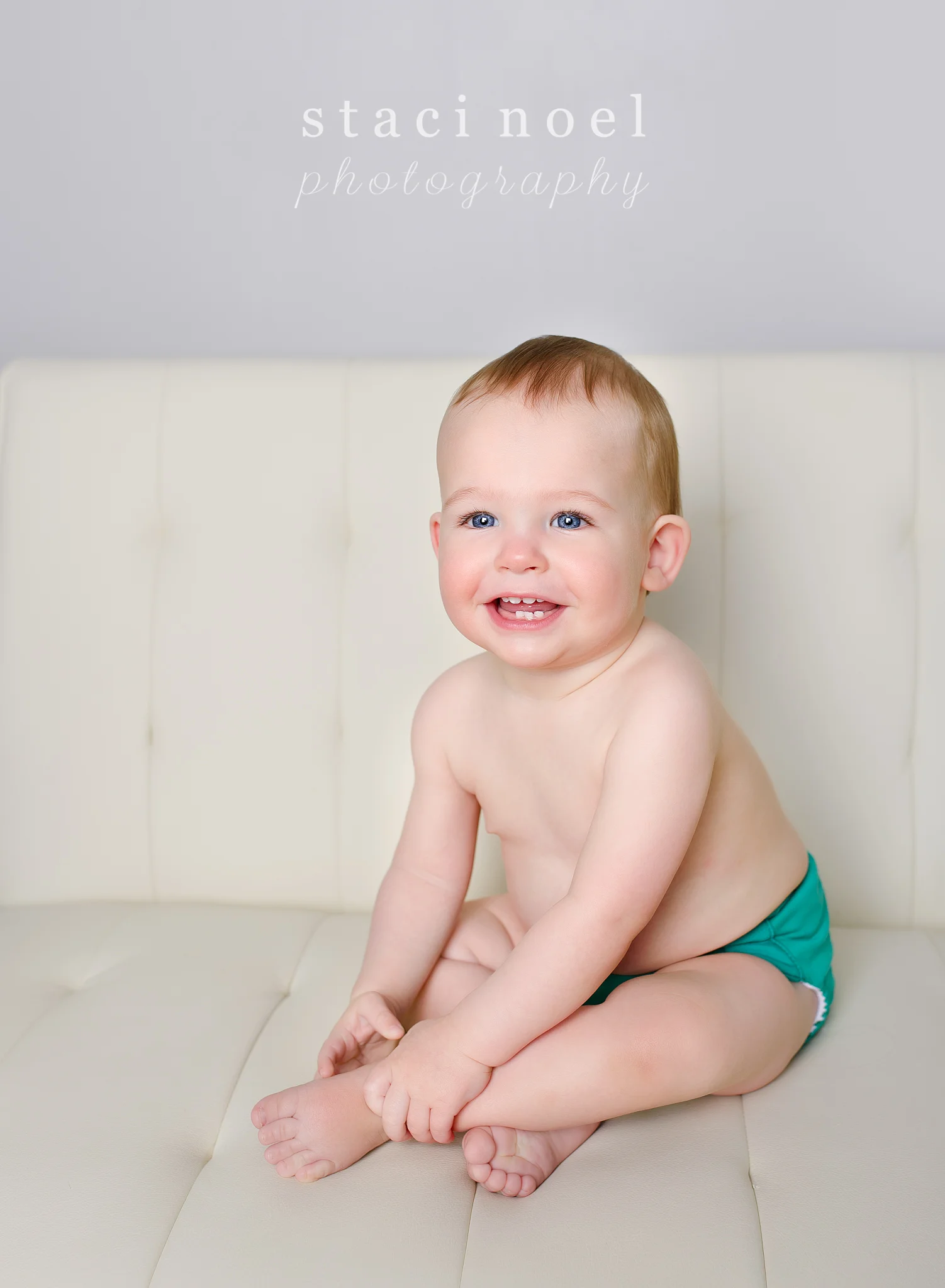 charlotte baby photographer cake smash 1