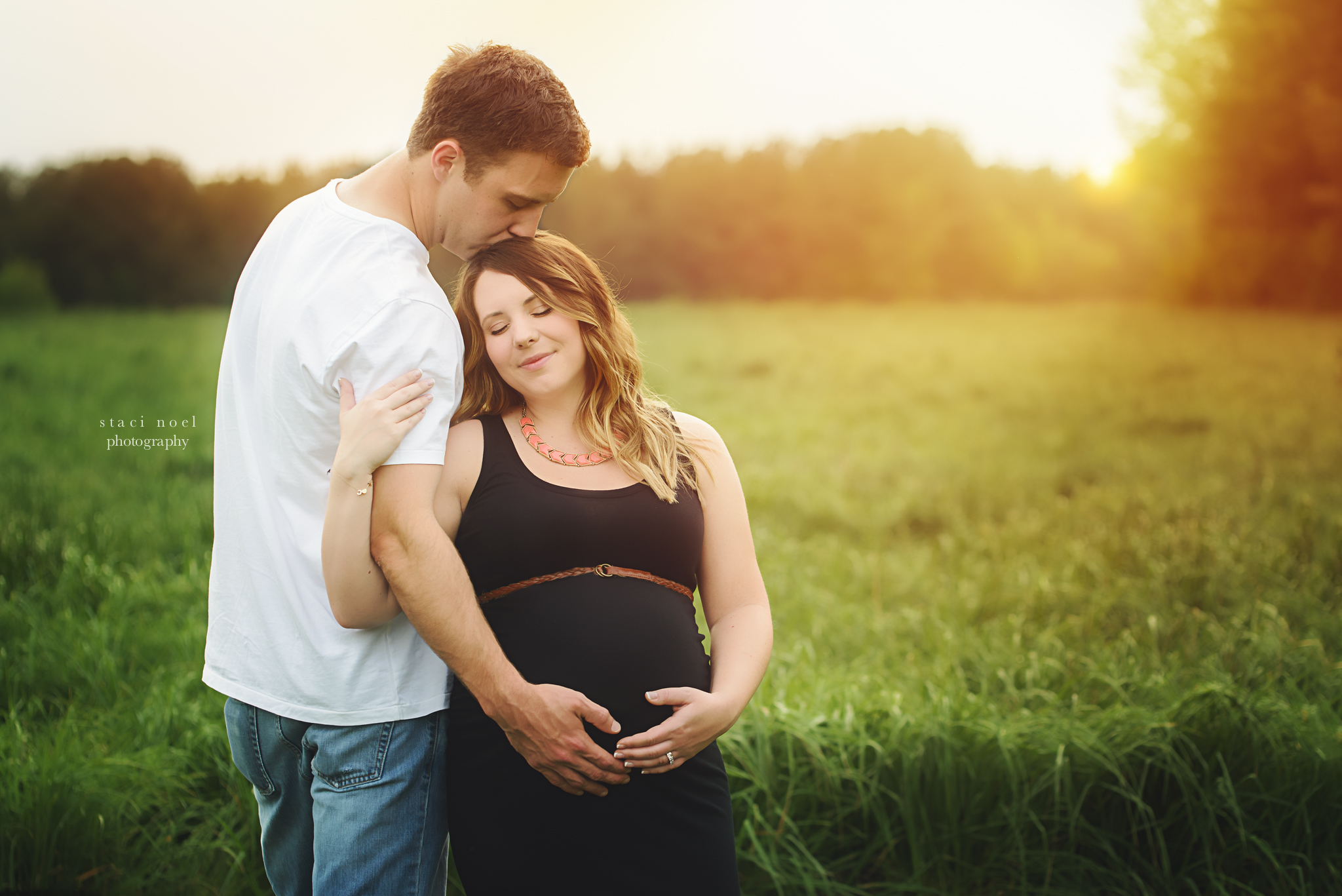 charlotte maternity photographer | outdoor field maternity at sunset