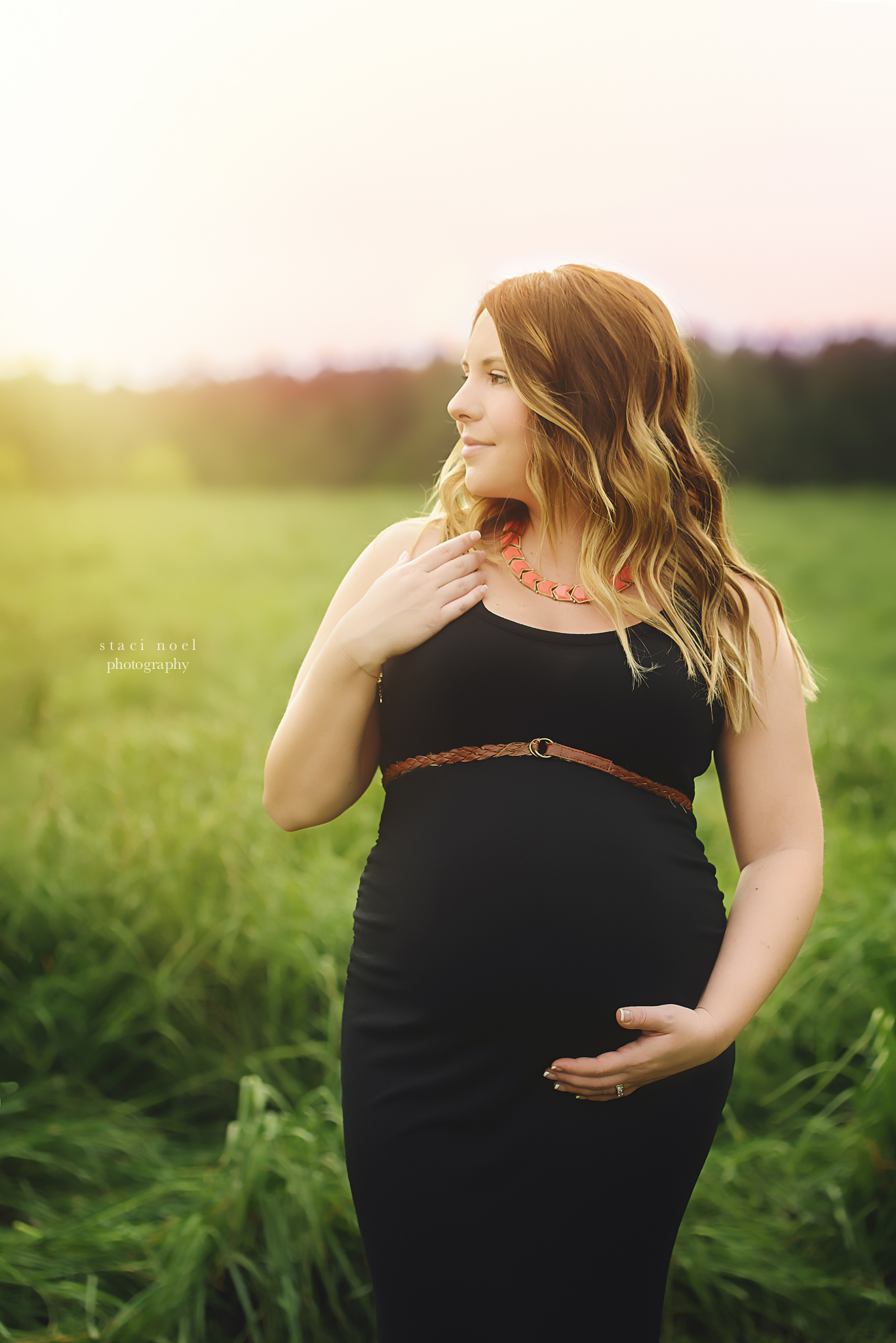 charlotte maternity photographer | outdoor field maternity