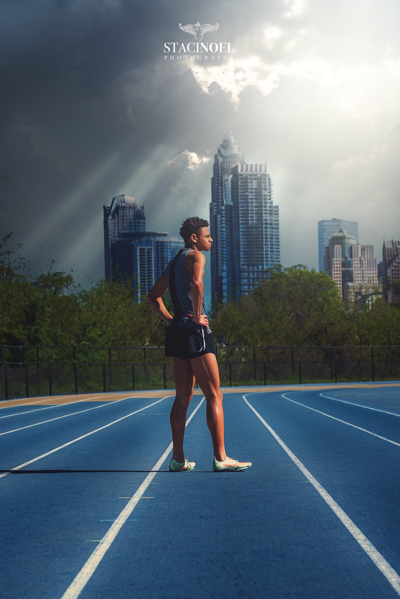  charlotte senior portraits of track athlete in uptown charlotte nc 