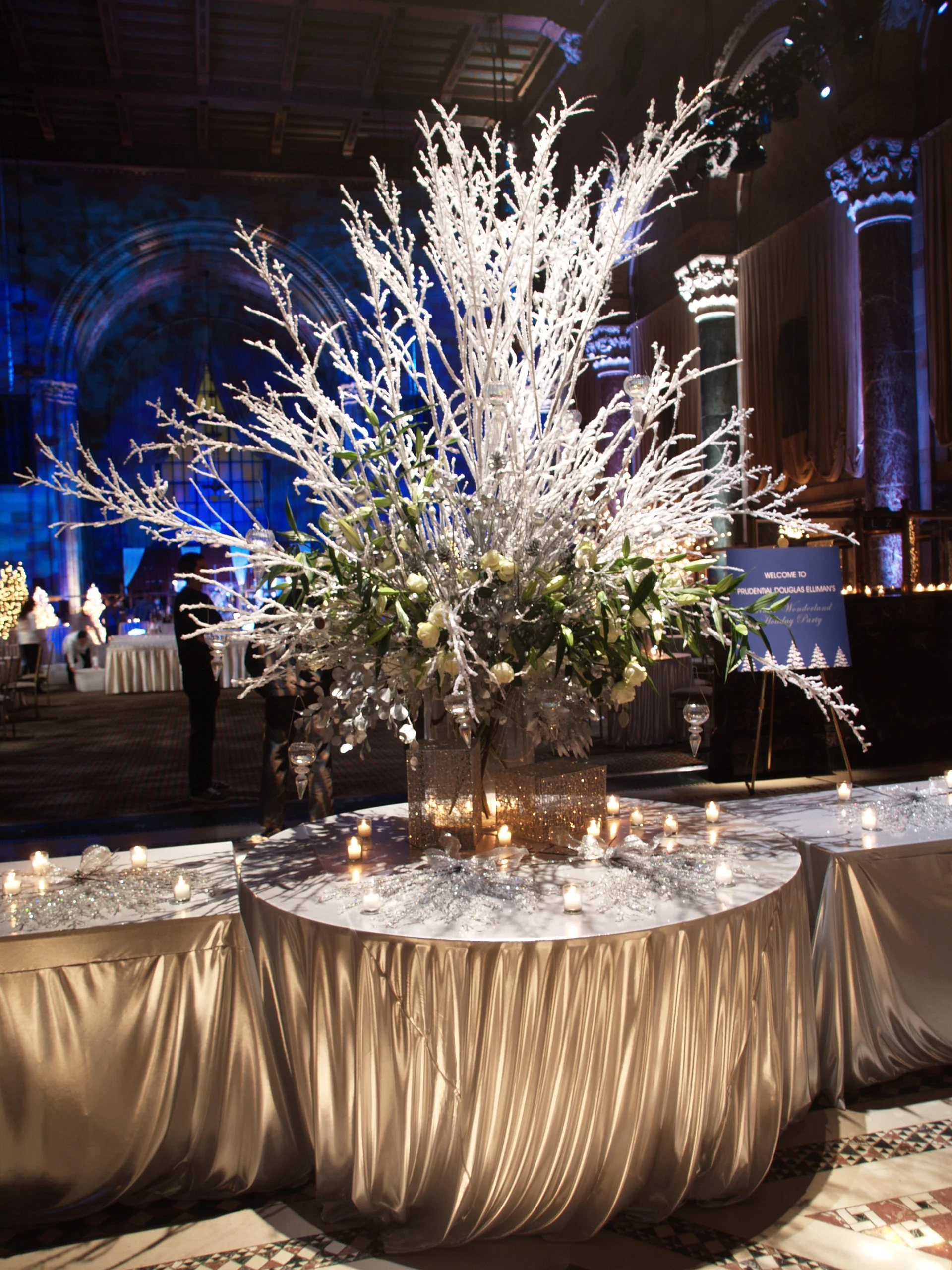 gallery_PDE Events_PDE NY Holiday Party 12.13.06 Photos by Richard Lewin_PC138690.JPG