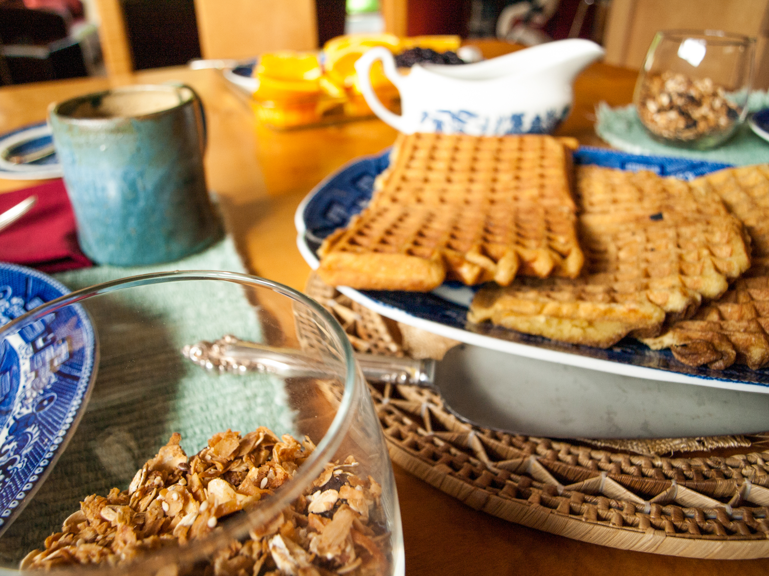  homemade granola and waffles, mmmm... 