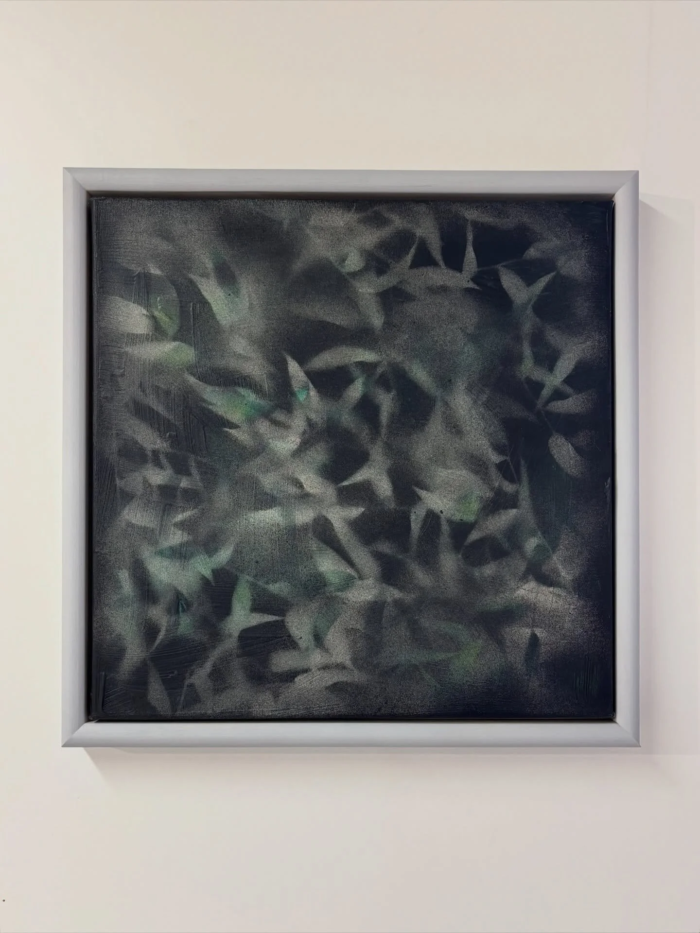 A smaller painting I made this year went on a beautiful journey as a gift for a long term friendship between 2 wonderful souls. The person receiving it renamed it &sbquo;Gulls&lsquo; which I find pretty nice as I also see birds (smaller birds though)