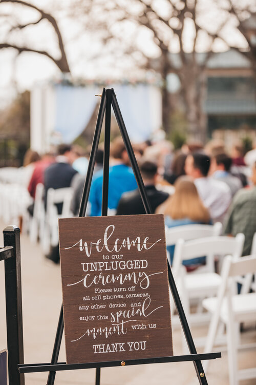Unplugged Wedding: What is it and is it Right for You?