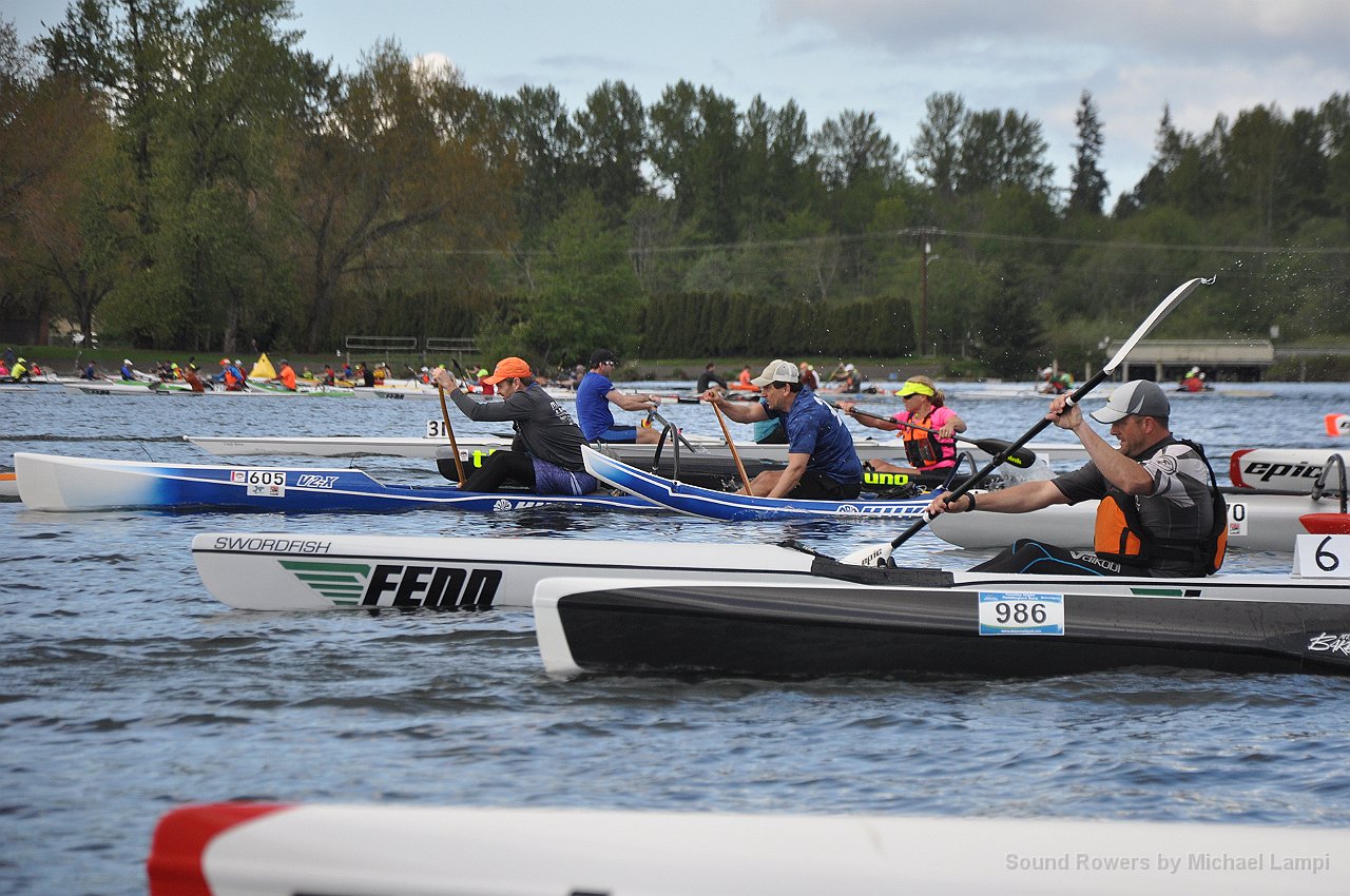 Mass start, minus me! I missed the start, and had my work cut out for me to catch up. Photos: Michael Lampi