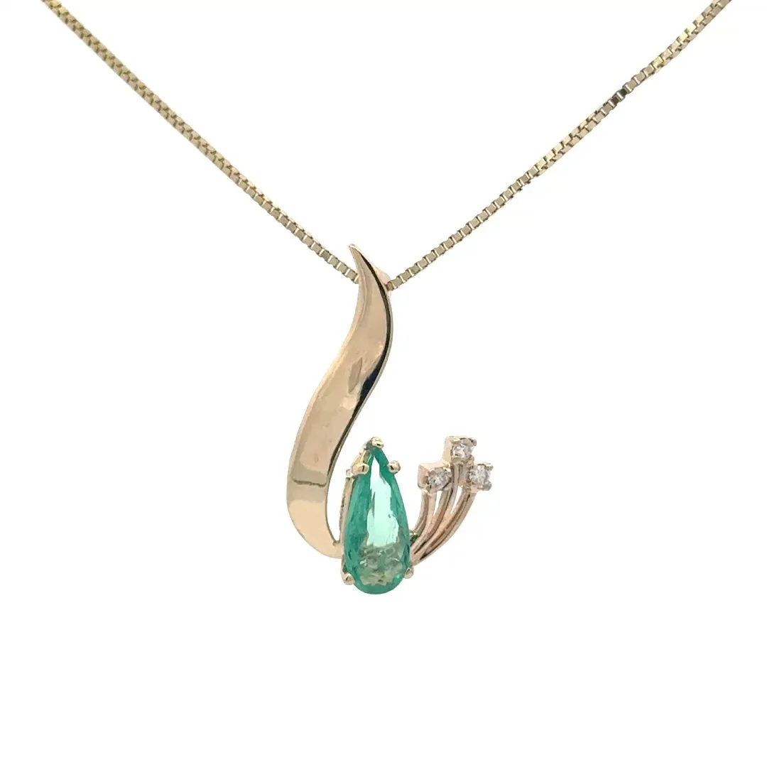 P Natural Emerald Pear Necklace with Moissanites