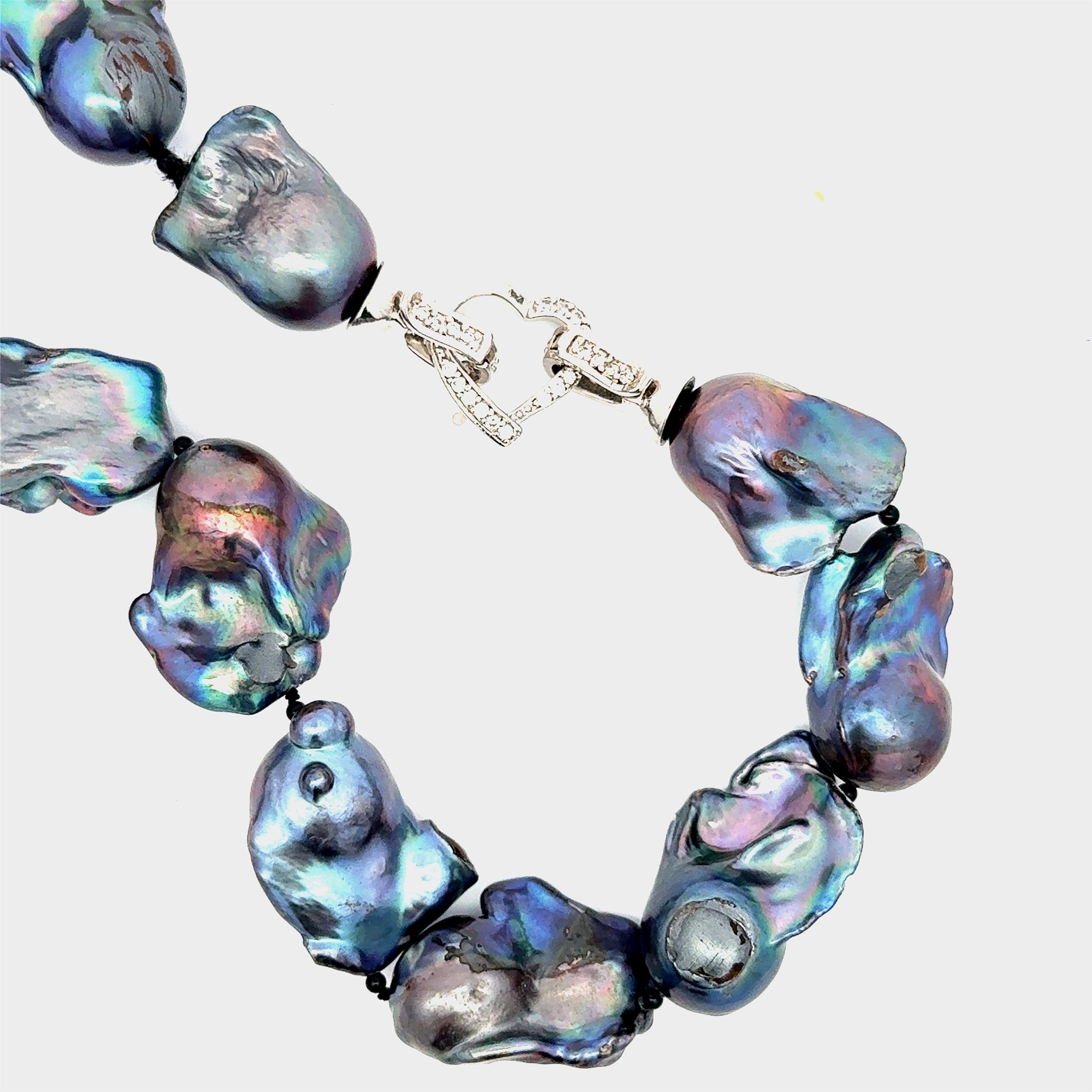 N FW BQ Blk Heart Clasp 2.jpg