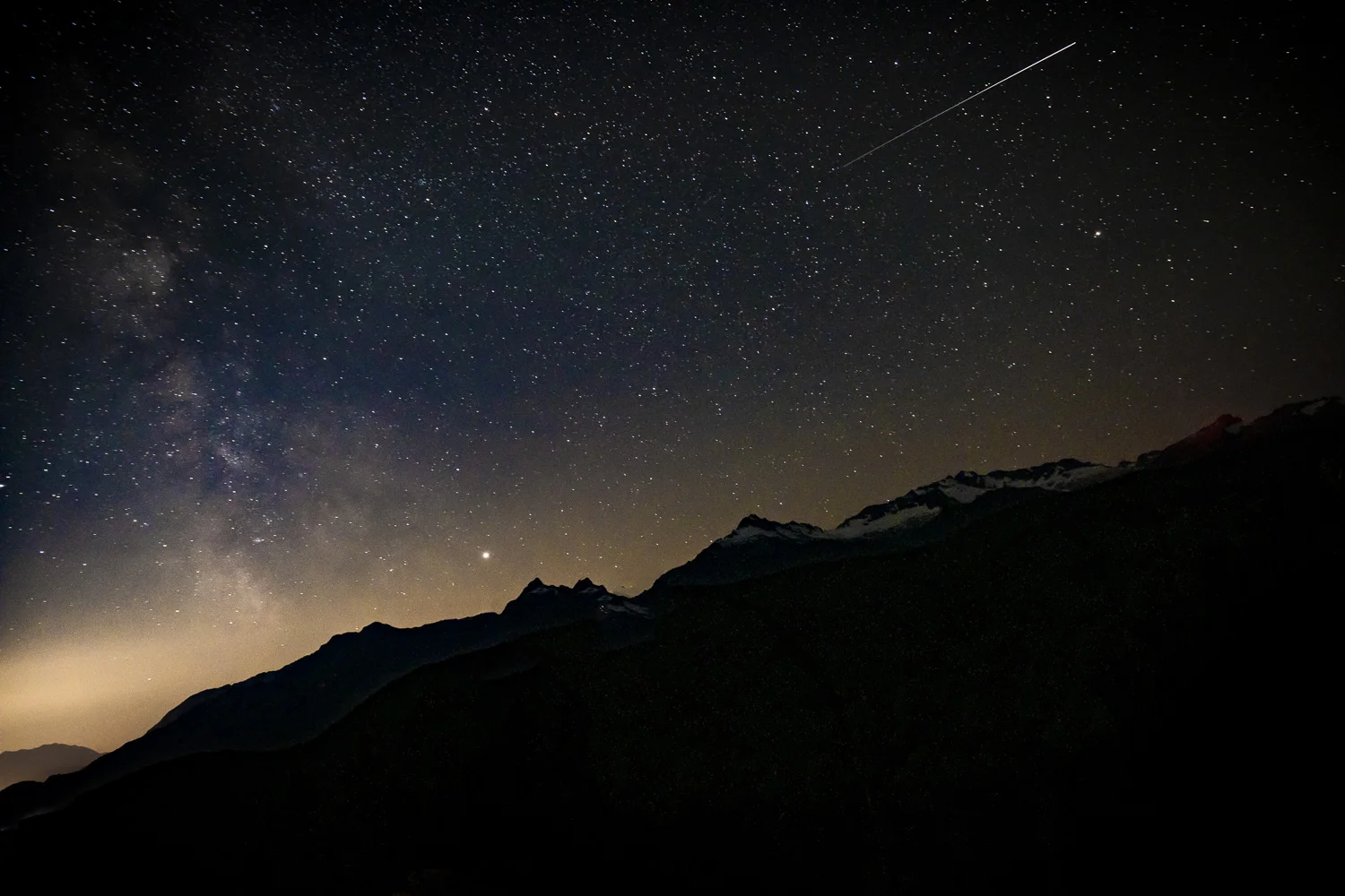 Milky Way and Perseid Meteor Shower from the Tantalus Lookout (003 of 3).jpg