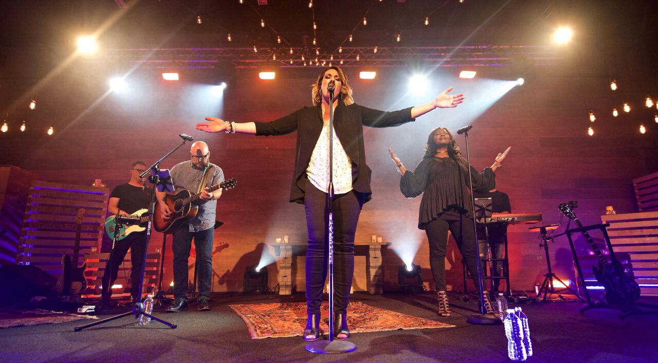 Photo: Craig P. Smith Photography Lydia leading at Live Recording. Also pictured: Jacob Lowery (Bass), Michael Farren (Acoustic), Bridgett Kern (Vocals), Ruben Galino (Keys). 