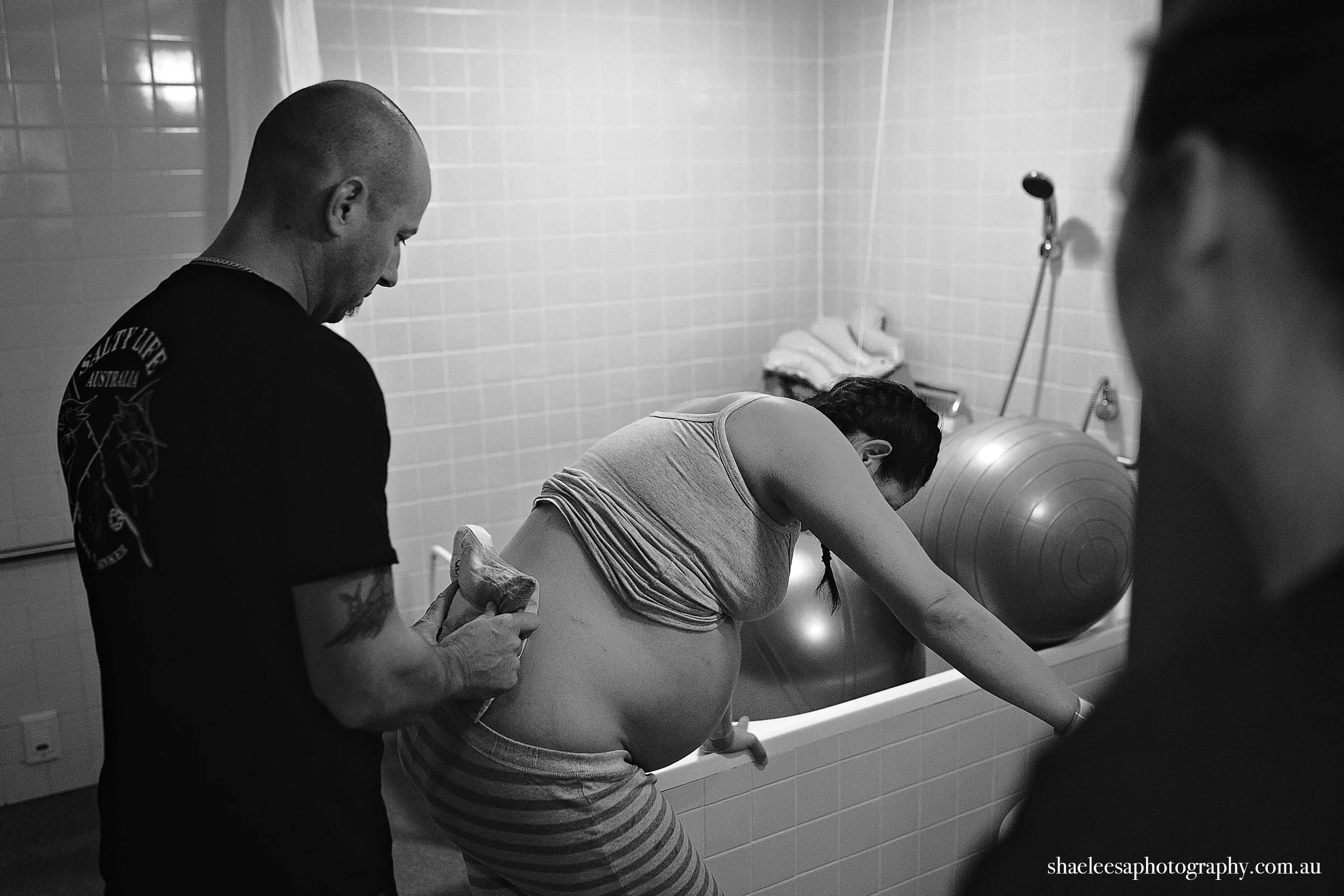 NeiblingBIRTH_024_ShaeLeesaPhotography_B&W.jpg