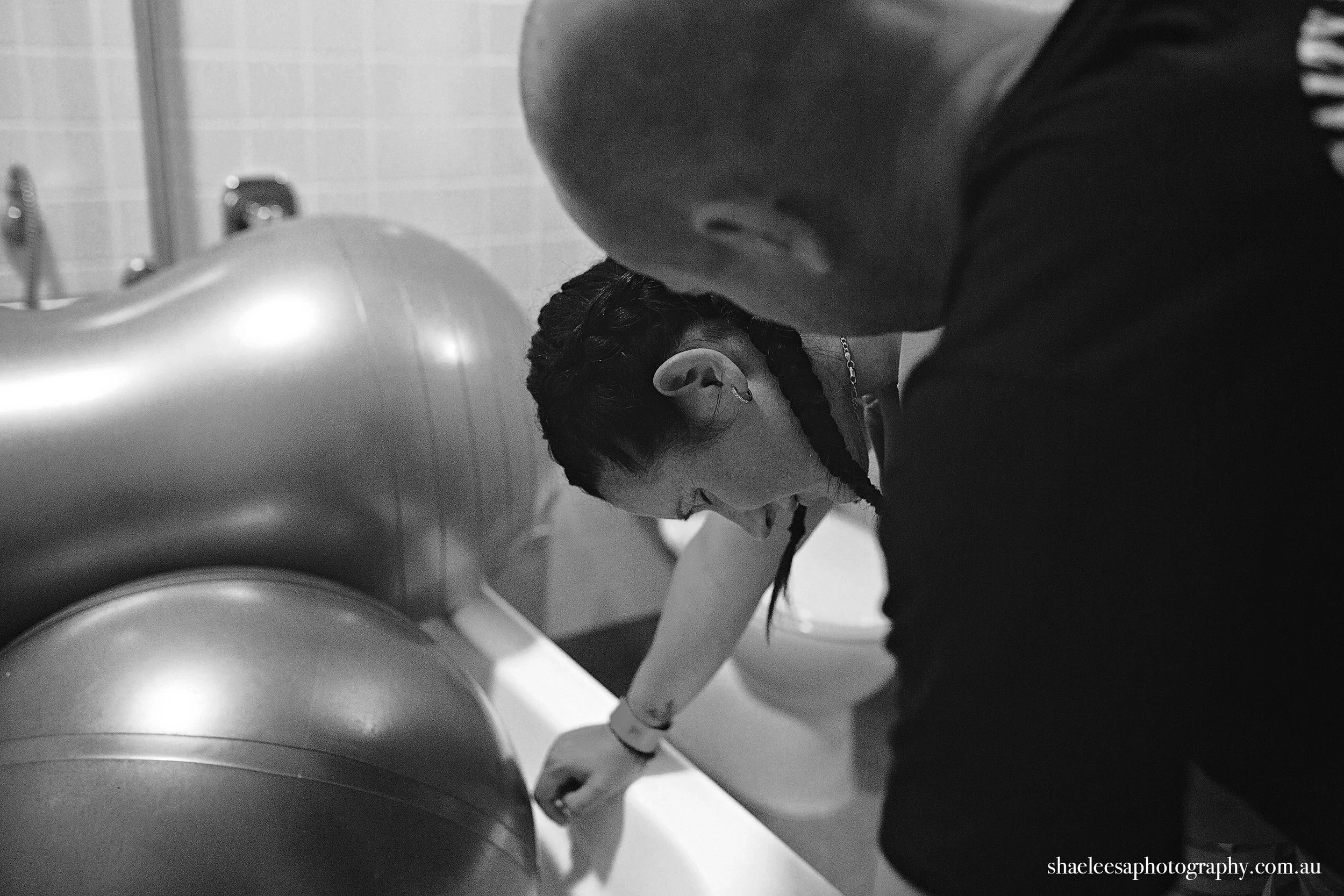 NeiblingBIRTH_028_ShaeLeesaPhotography_B&W.jpg