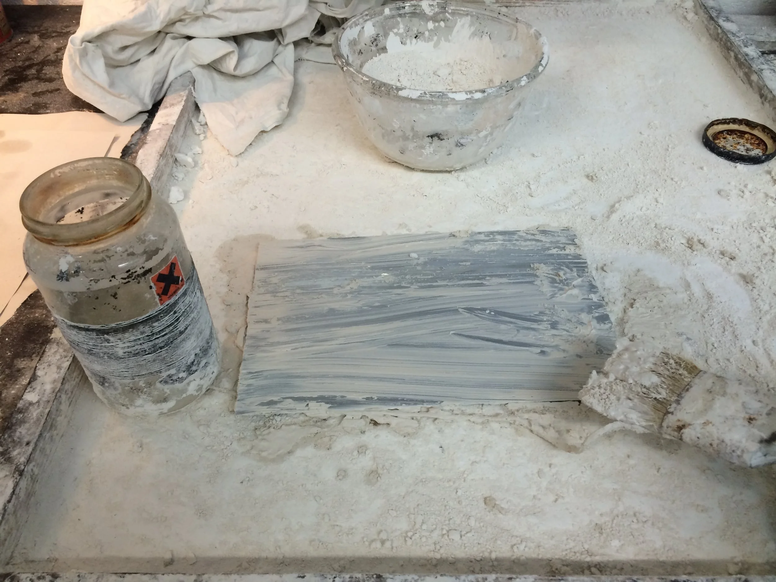 去表面物质,使光滑 Clean the Surface
