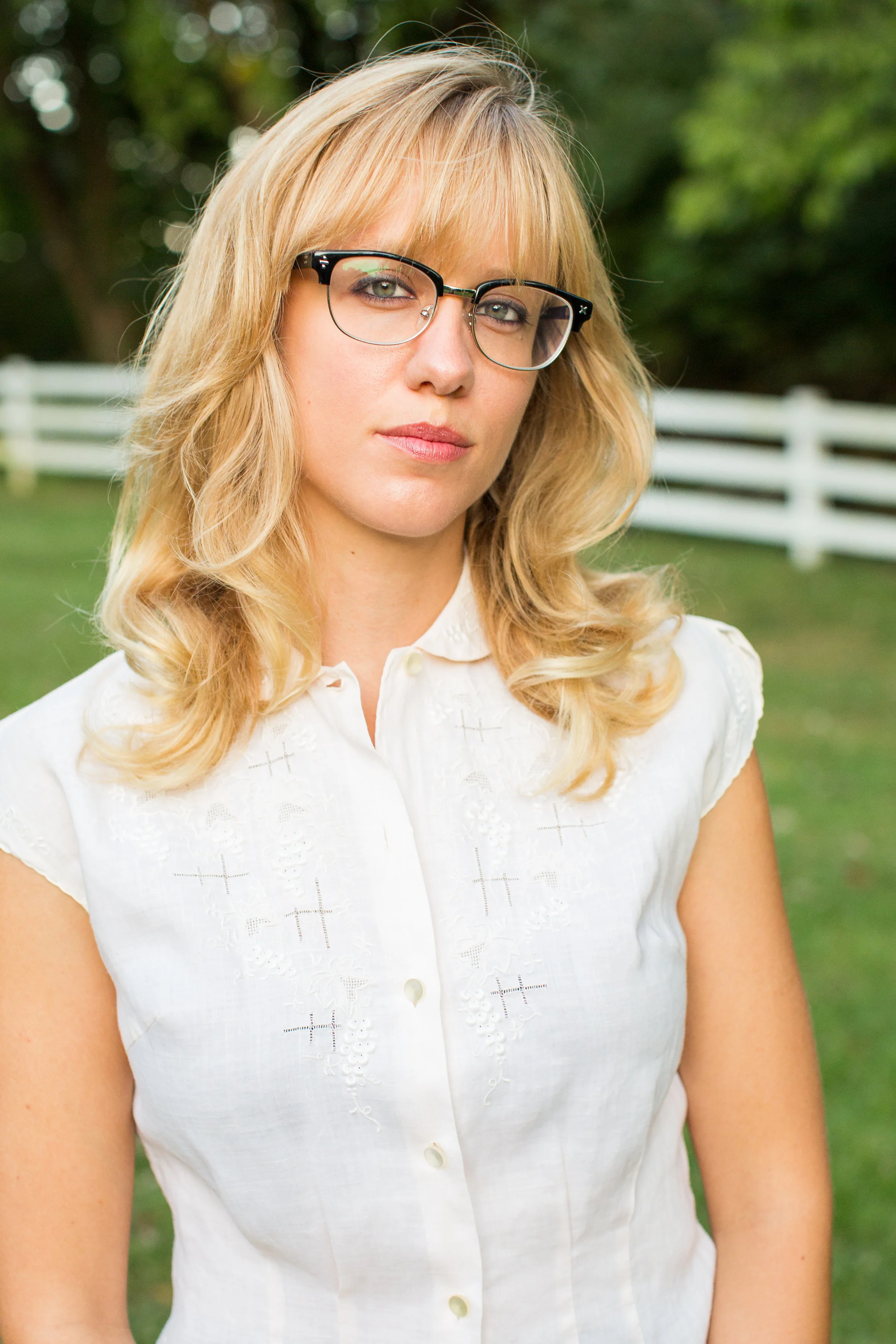 Betsy Holt Headshot 2017.jpg