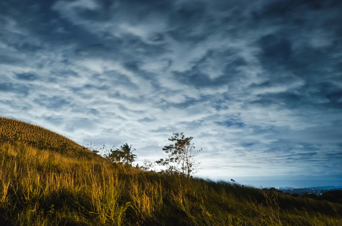 Waves of Clouds and the Manila Glow