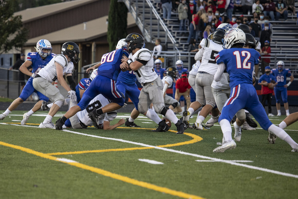 LaSalle_Varsity_FB_090321_71A4585.jpg