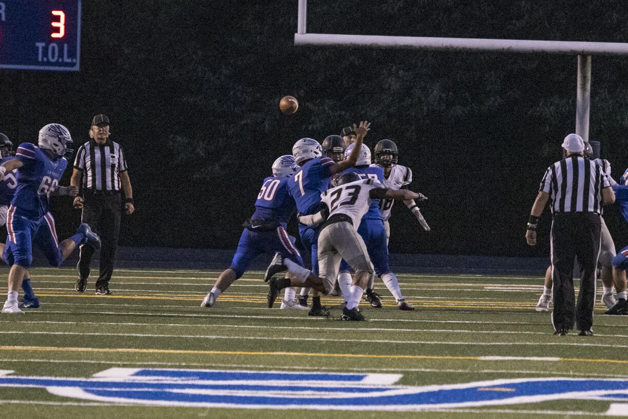 LaSalle_Varsity_FB_090321_71A4875.jpg