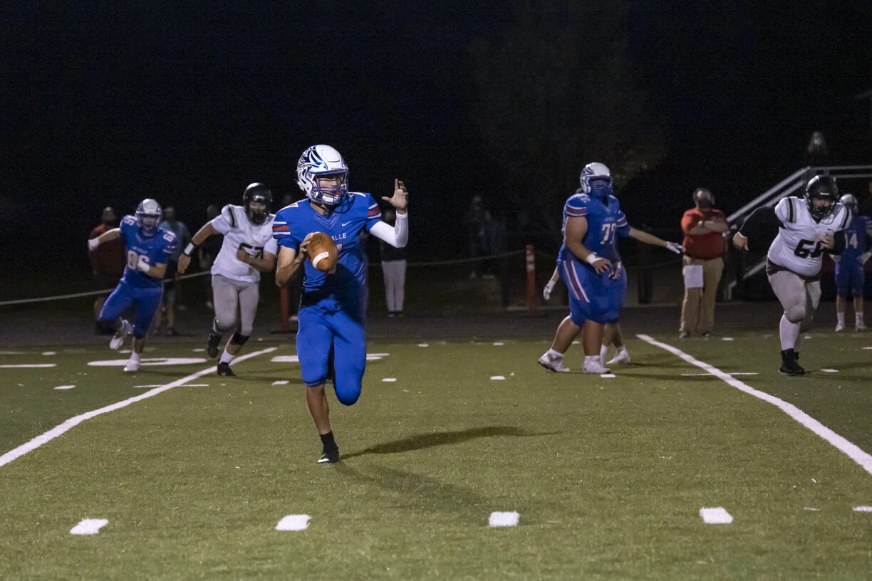 LaSalle_Varsity_FB_090321_71A5417.jpg