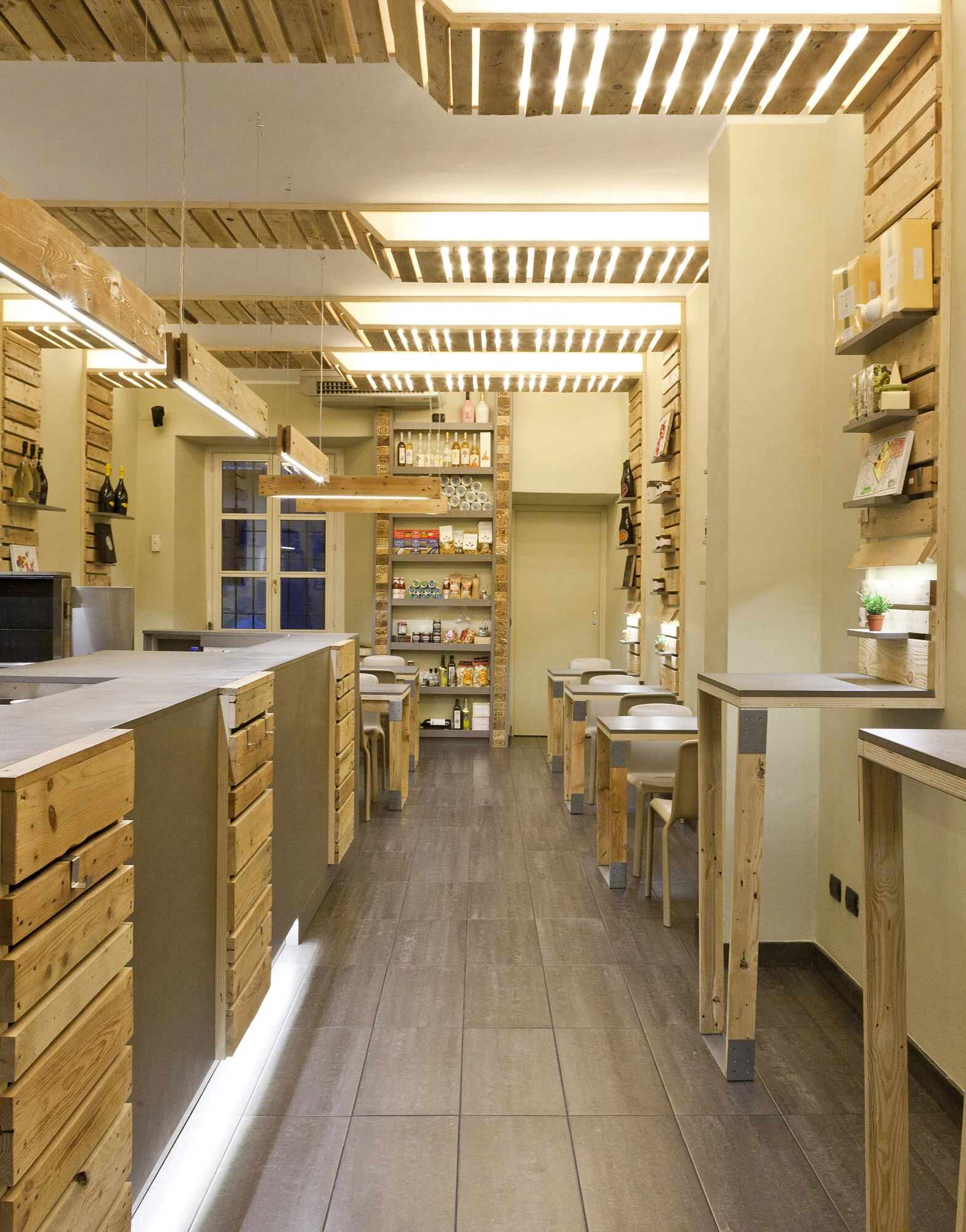 llabb_La Strega bar_03.jpg