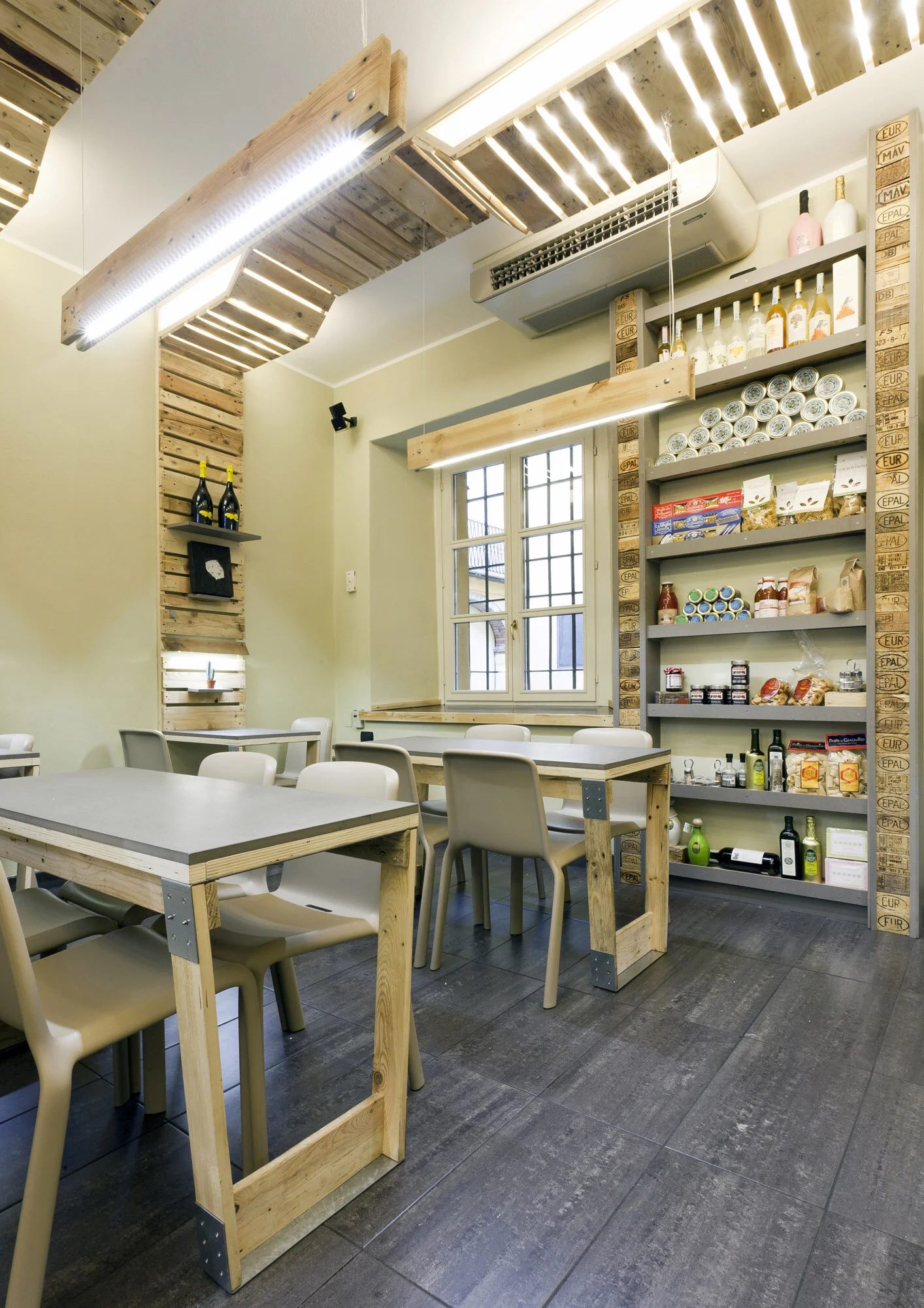 llabb_La Strega bar_06.jpg