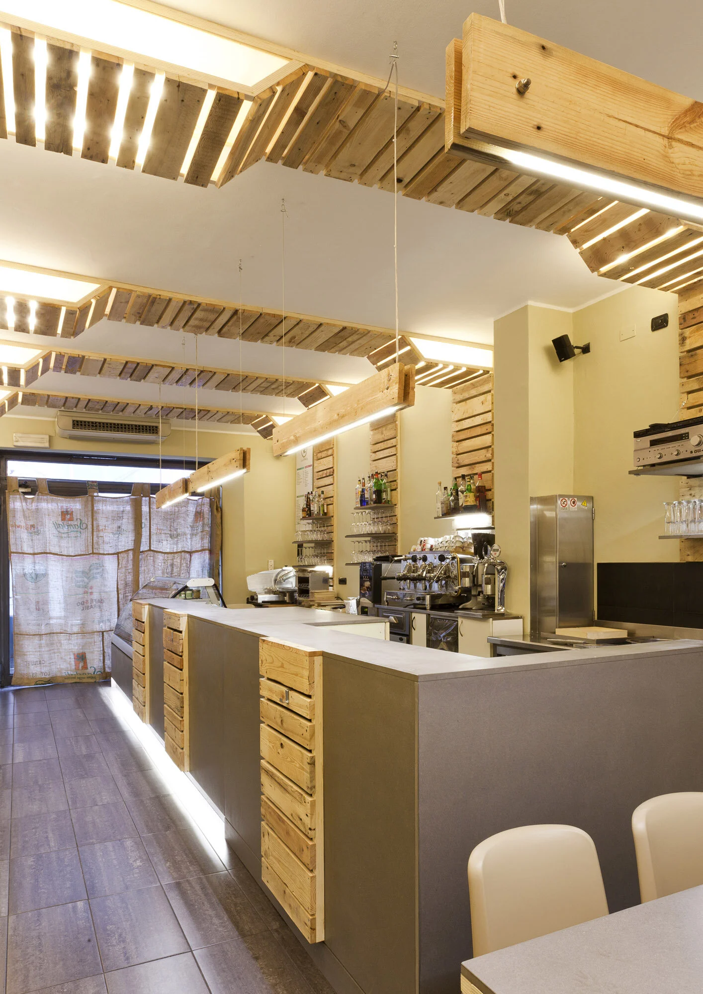 llabb_La Strega bar_08.jpg