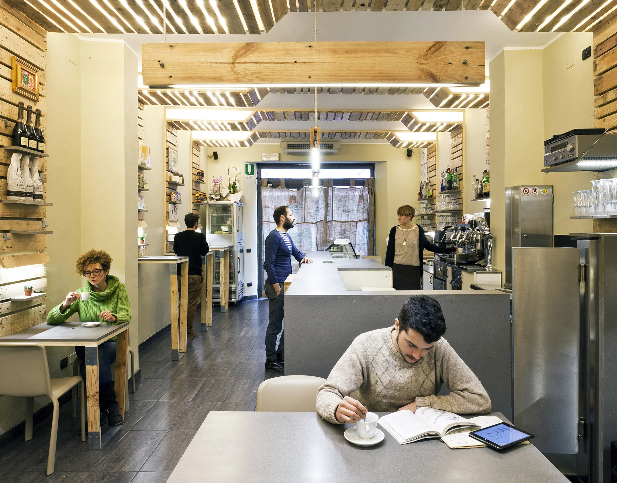 llabb_La Strega bar_10.jpg