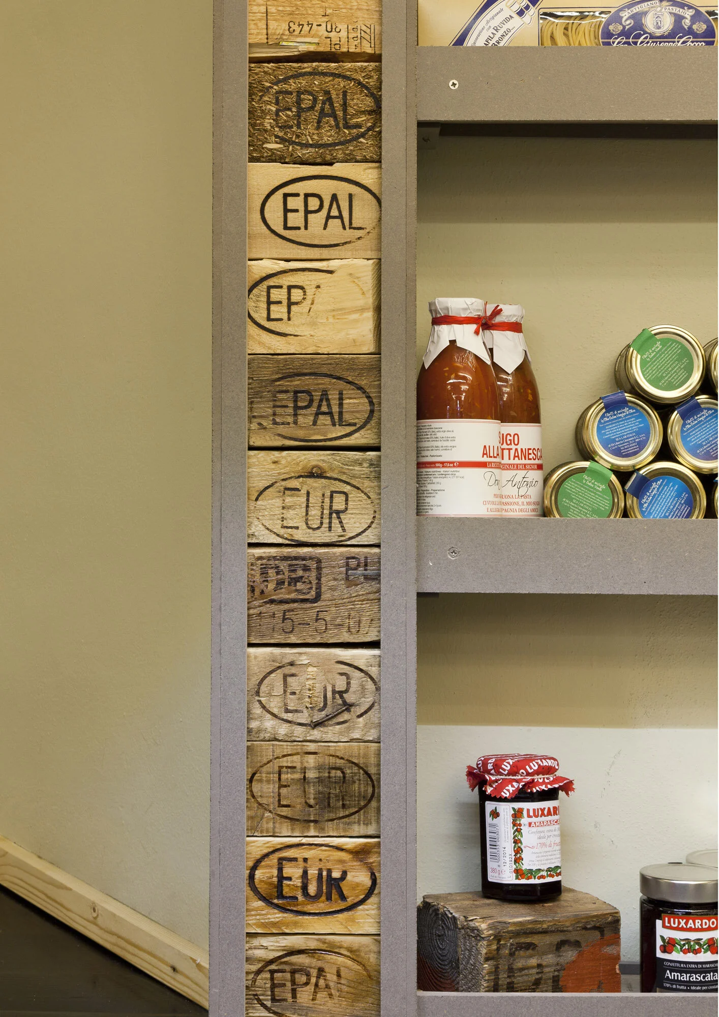 llabb_La Strega bar_17.jpg