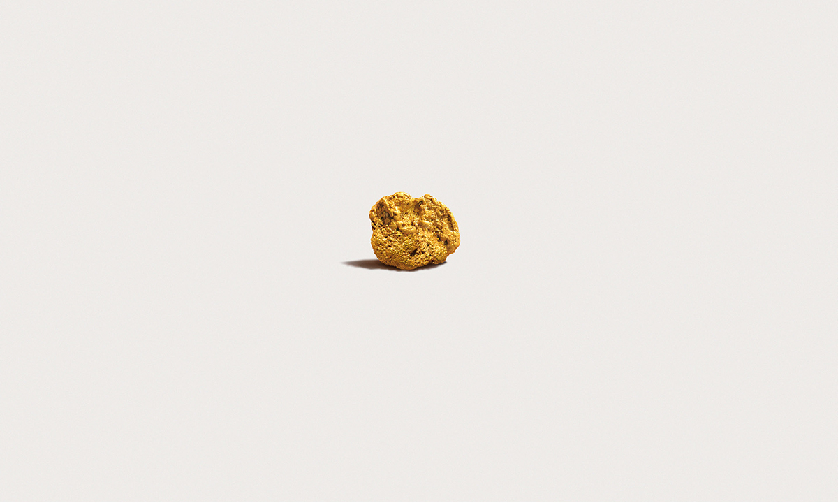 Andrea Galvani © 2015 Llevando una pepita de oro a la velocidad del sonido #0, California gold nugget, 12 x 15 x 8mm, 9 grams, 24 karats. Courtesy of the artist.