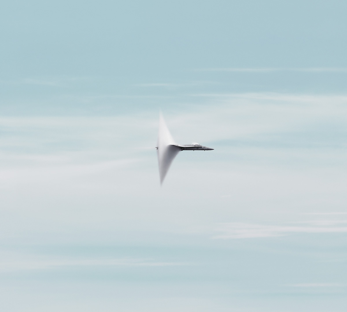 Andrea Galvani © 2015 Llevando una pepita de oro a la velocidad del sonido #6 (Detail), C-print on aluminum dibond, white wood frame UV glass, 208 x 198 cm framed.